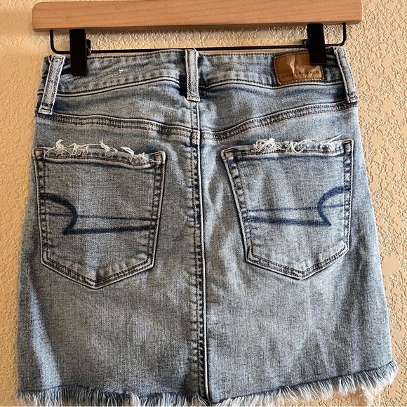 American Eagle Super Stretch High Rise Mini Distressed Skirt Size 0 - Picture 3 of 8